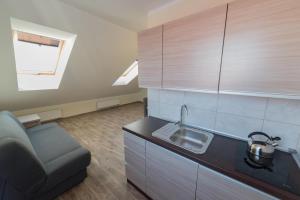 Kuchnia lub aneks kuchenny w obiekcie Apartamenty Ewa II