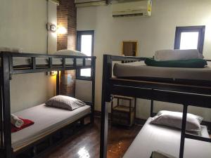Litera o literas de una habitación en Bed Bangkok Hostel