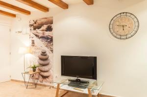 TV a/nebo společenská místnost v ubytování Lets Holidays Codolar 2 apartment + 16 fotografií