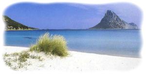 vistas a una playa con una montaña en el fondo en B&B da Giusy, en Narcao 4 fotos más