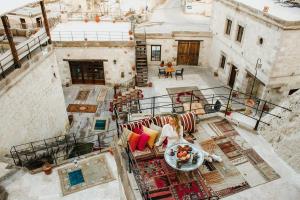 Istumisnurk majutusasutuses Artemis Cave Suites & Spa- Adults Only