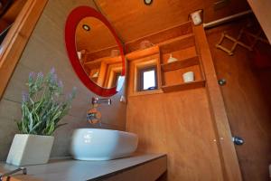 Koupelna v ubytování Tinyhouse in the WineValley