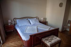 Cozy Guest House in Old Batumi客房内的一张或多张床位