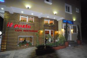 Budova, kde se hotel nachází