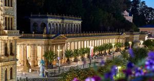 Ein Garten an der Unterkunft Salvator Hotel