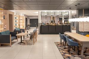 Um restaurante ou outro lugar para comer em Novotel Blois Centre Val De Loire