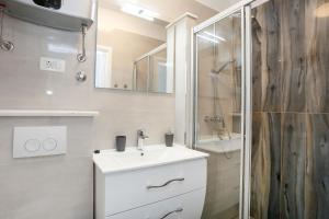 Baðherbergi á Luxury Apartment ELA