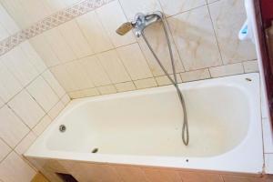 Koupelna v ubytování Hotel Millenium Kampala Zaana
