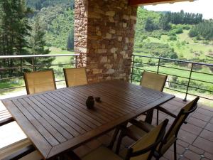 A balcony or terrace at La Riega del Peral Még 37 kép