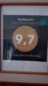 Certifikát, hodnocení, plakát nebo jiný dokument vystavený v ubytování La Casa De Las Abuelas