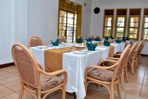 Posezení v ubytování Rates Hotel Mbale