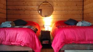 Postel nebo postele na pokoji v ubytování Blackburn Cabins - McCarthy, Alaska