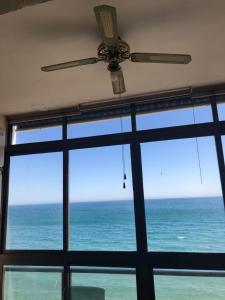 海景或在公寓看到的海景