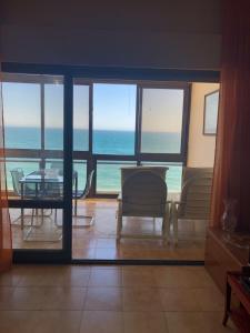 海景或在公寓看到的海景