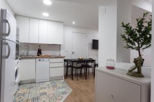 Apartamento Reina Isabel, Granada, Spain - Booking.com