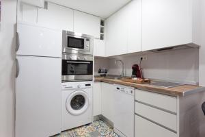Apartamento Reina Isabel, Granada, Spain - Booking.com