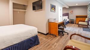TV a/nebo společenská místnost v ubytování Motel 6 Ridgecrest, CA China Lake
