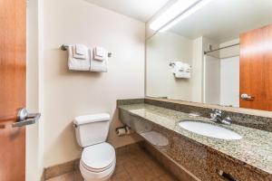 Ванна кімната в Welcome Suites-O'Fallon