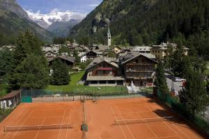 Attività di tennis o squash presso il residence o nelle vicinanze