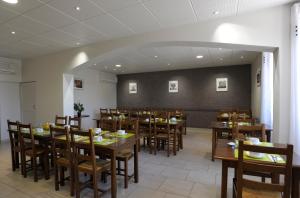 Gallery image of HOTEL RESTAURANT LES STALAGMITES in Orgnac-lʼAven