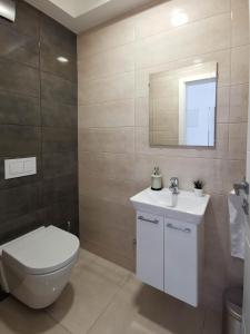 Et badeværelse på Lavanda 3 + 17 billeder