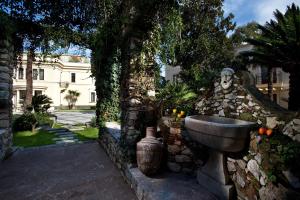 Сад в The Ashbee Hotel