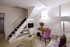 Гостиная зона в The Ashbee Hotel
