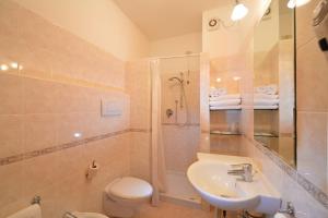 Un baño de Hotel Siena