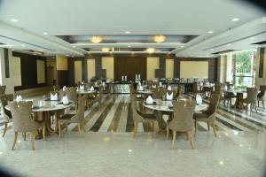 Restaurace v ubytování Opulent by Udman Chhattarpur