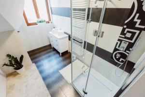 Kúpeľňa v ubytovaní Atticus Apartments
