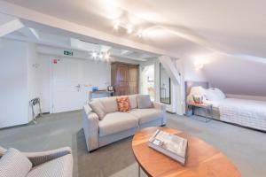 Posedenie v ubytovaní Hotel Jakubus + 37 fotografií