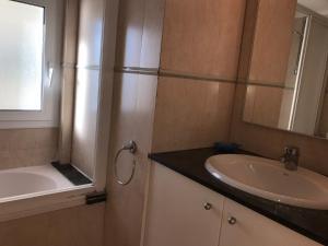 A bathroom at President A-9