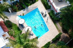 Bazén v ubytování Coral Blanco Hotel nebo v jeho okolí