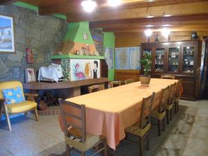 מסעדה או מקום אחר לאכול בו ב-Casa da Pina