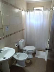 Kamar mandi di Hotel Mirador del Dayman