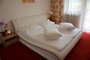 Postel nebo postele na pokoji v ubytování Hotel Böhmerwaldhof