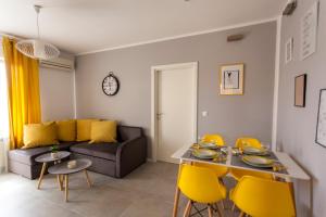 Posezení v ubytování Apartment Katalea + 21 fotografií