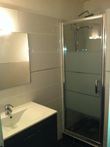 Gallery image of H&ocirc;tel L'Eau Des Collines in Marseille