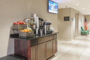 Příslušenství pro přípravu čaje a kávy v ubytování Best Western Concord Inn and Suites