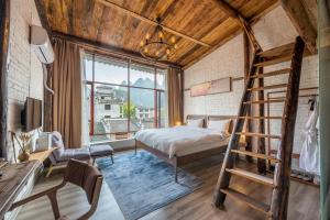 Postel nebo postele na pokoji v ubytování Autumn Inn