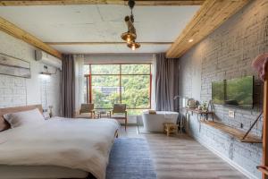 Letto o letti in una camera di Autumn Inn