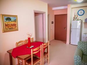 Kuchyň nebo kuchyňský kout v ubytování Nada SeaView Apartment