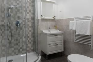 A bathroom at Hotel Galleria