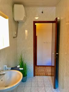 Koupelna v ubytování Apartmani Lisac