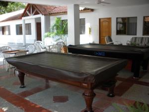 Biliár nebo kulečník v ubytování Hotel Villa Ricaurte