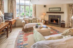 Posezení v ubytování East Cottage Southlands Farm