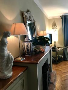 Телевизия и/или развлекателен център в Capri Moon Guest House