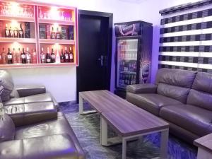 Χώρος καθιστικού στο MITOS LUXURY SUITES -Somosu