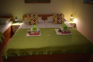 Ένα ή περισσότερα κρεβάτια σε δωμάτιο στο Apartment Radalj