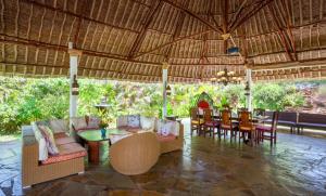 Ресторант или друго място за хранене в Villa Raymond, Diani, Kenya